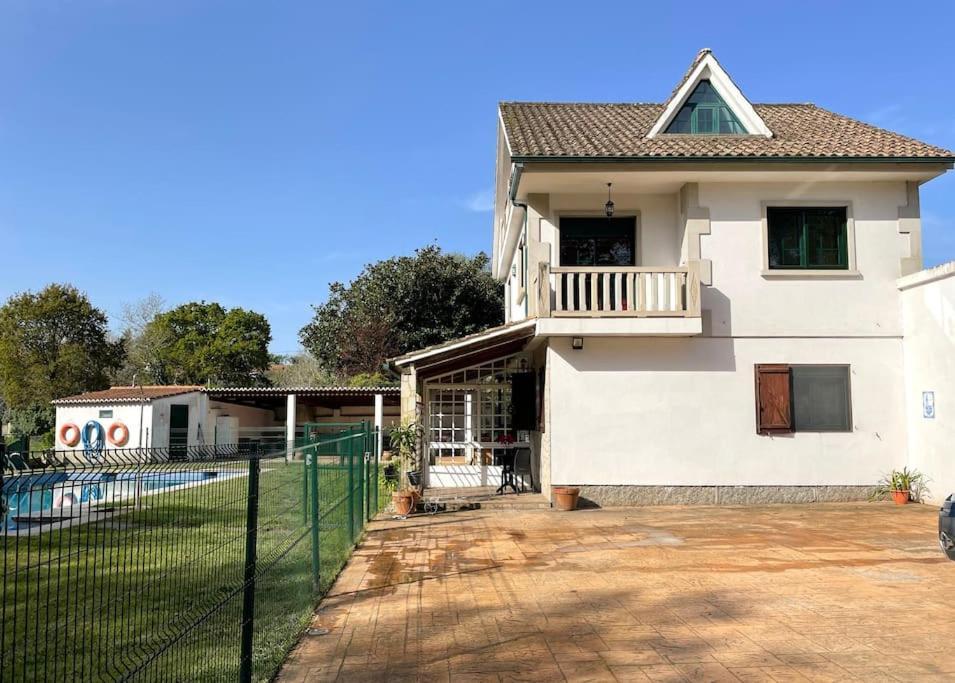 Amplia Casa Familiar Villa Понтеведра Екстериор снимка