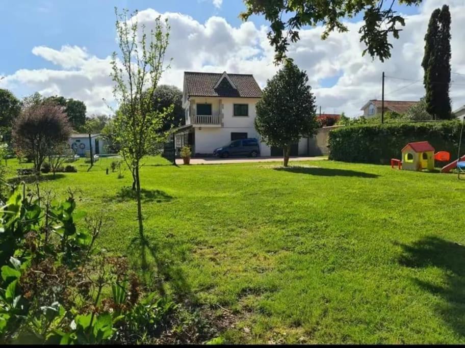 Amplia Casa Familiar Villa Понтеведра Екстериор снимка